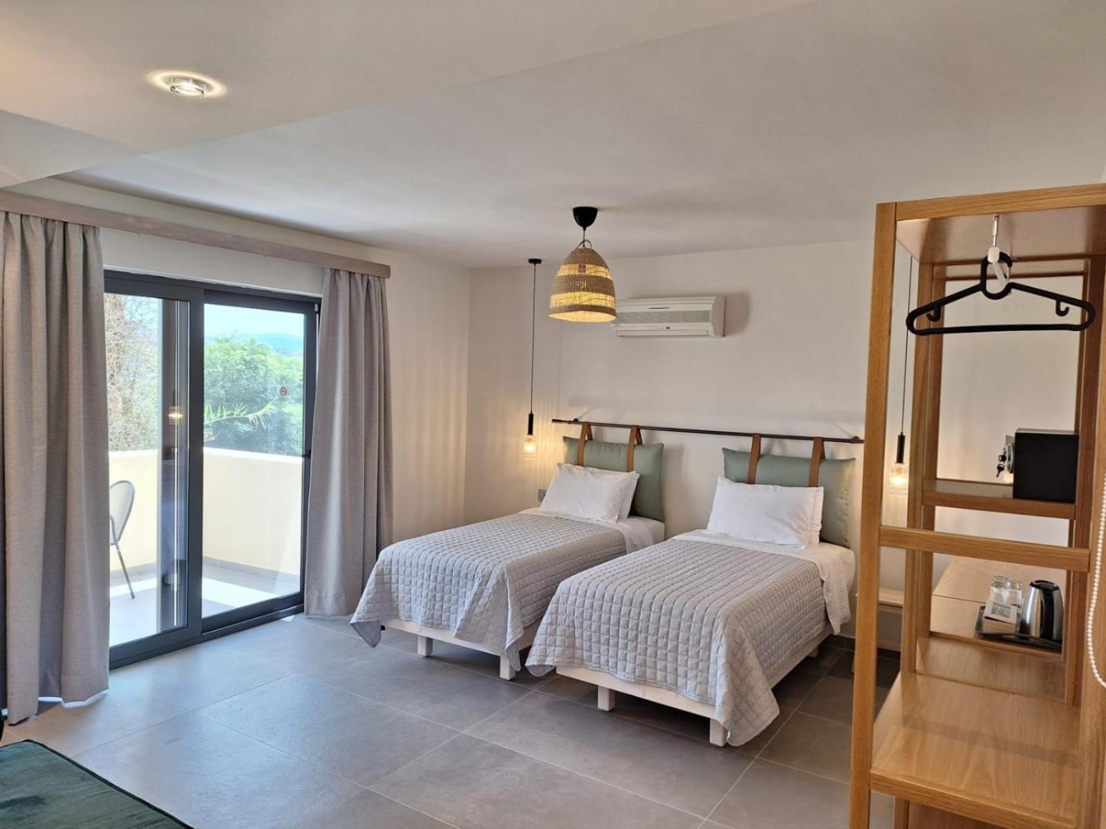 Aparthotel Legends Corfu *
